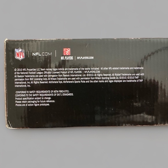 Brett Favre Through The Years Collectable Action Figures - Picture 8 of 11